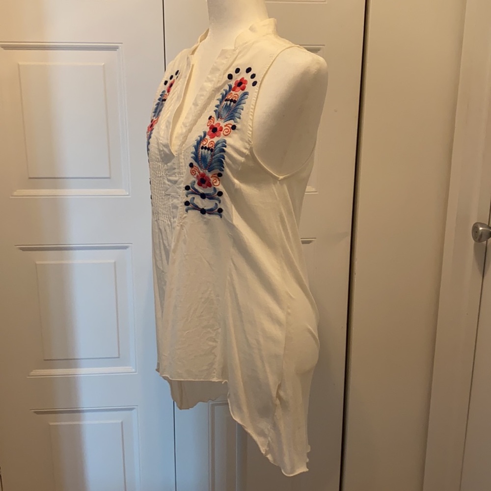 anthropologie Tiny Embroidered Sleeveless Tunic - Picture 3 of 10